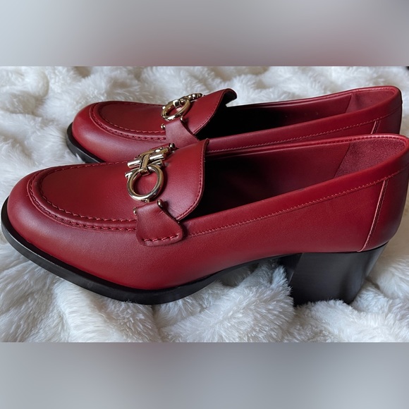 Salvatore Ferragamo Rolo Block-Heel Leather Loafers. New in Box. Size 6D. - Picture 4 of 16
